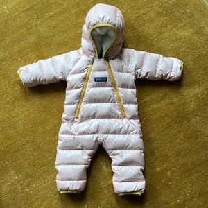 Patagonia Infant Hi-Loft Down Sweater Bunting size newborn pink snowsuit
